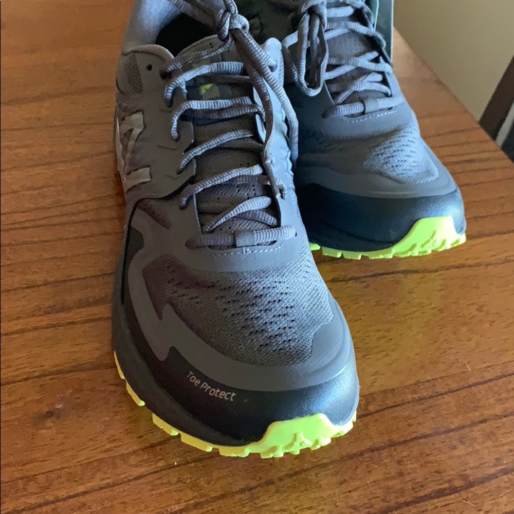 Never worn Men’s New Balance size 14